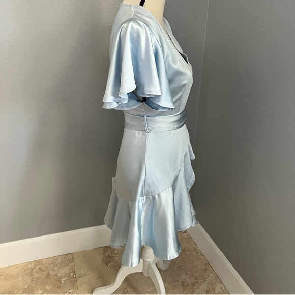 Blue Ruffled Mini Dress with Flutter Sleeves and V-Neck - Picture 6 of 11